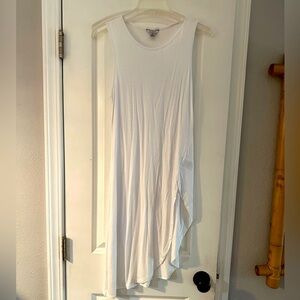NWOT Guess dress/coverup with open slide slit